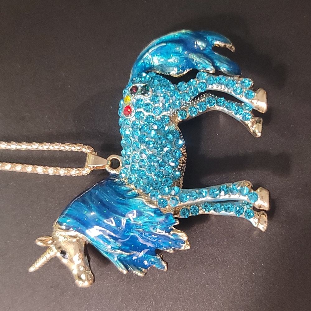 NWT TEAL CRYSTAL UNICORN NECKLACE BY BETSEY JOHNSON